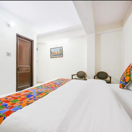 Hotel Gt International Tajganj Экстерьер фото