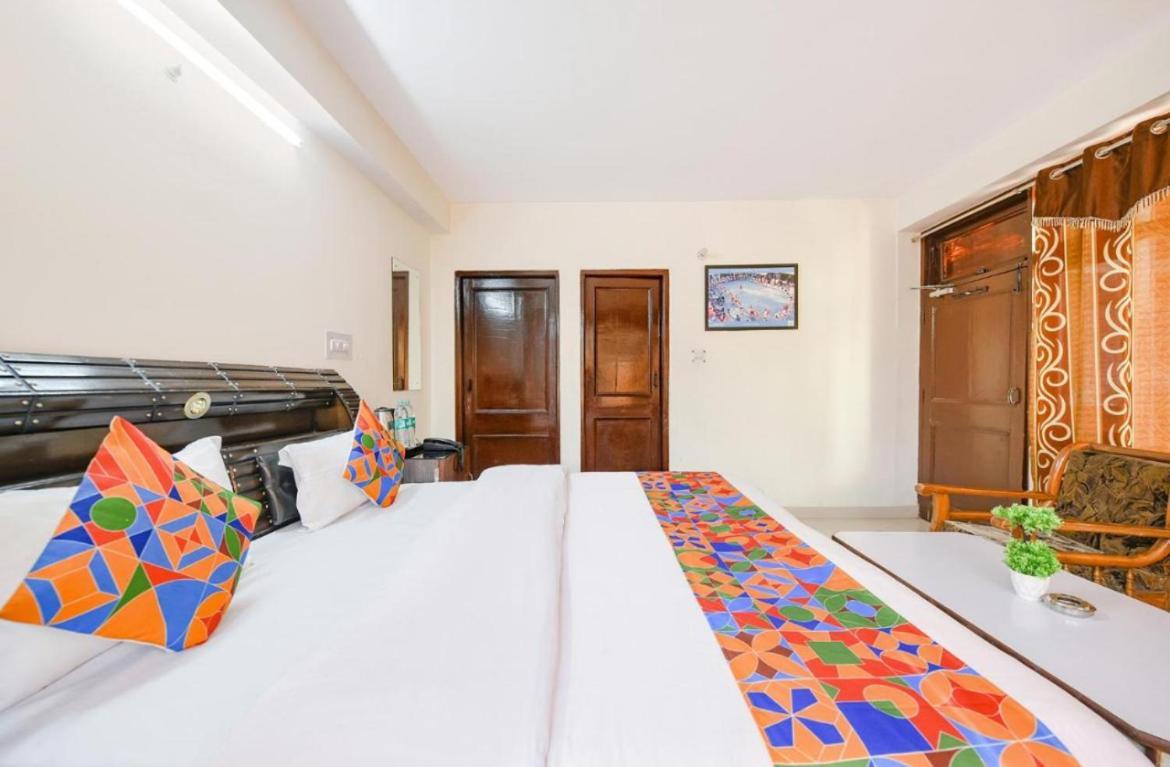 Hotel Gt International Tajganj Экстерьер фото