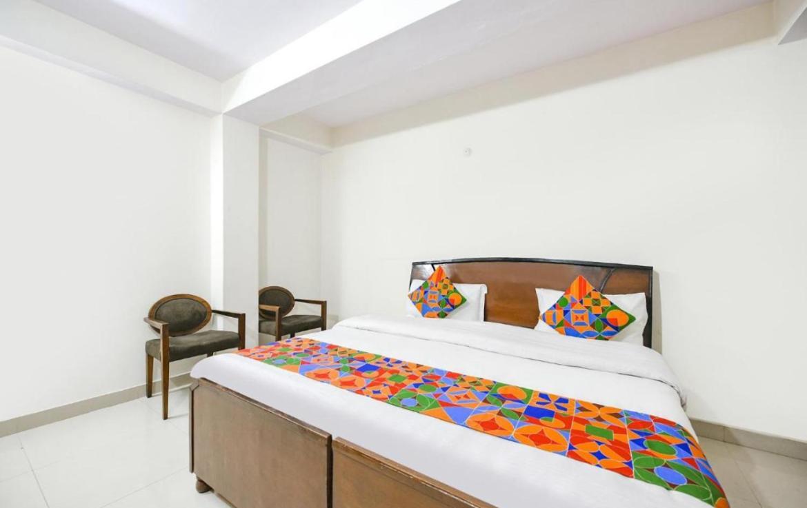 Hotel Gt International Tajganj Экстерьер фото